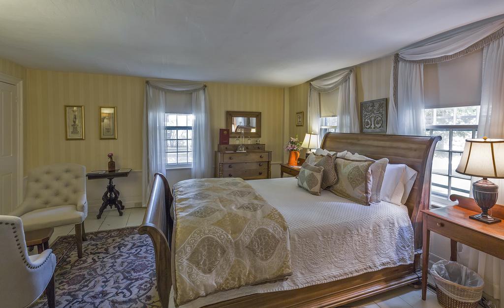 Colby Hill Inn Henniker Exterior photo